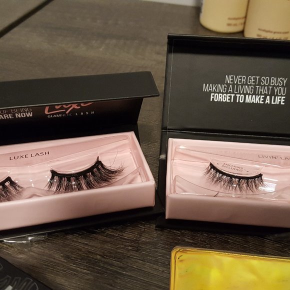 Glamnetic Magnetic Lashes - Luxe + Livin' & Lash Grab & Magnetic Eyeliner - Picture 2 of 4